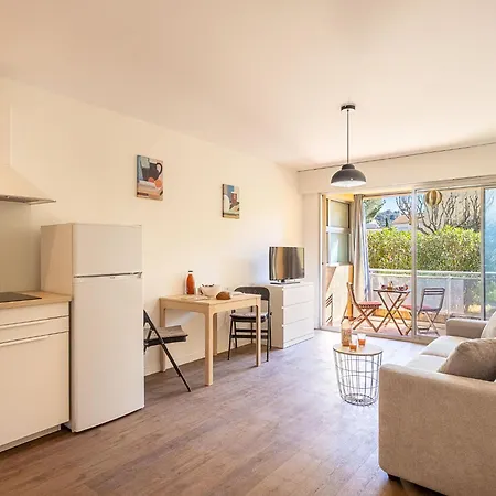 Apartment Les Boutons D'or By Interhome Sanary-sur-Mer